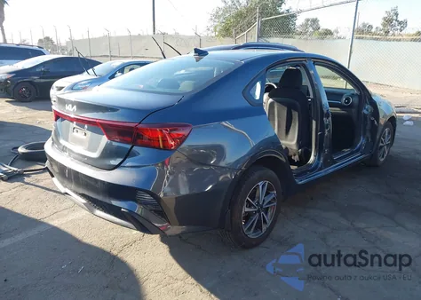 2023 Kia Forte Lxs z USA, uszkodzony, nr VIN 3KPF24AD2PE586053